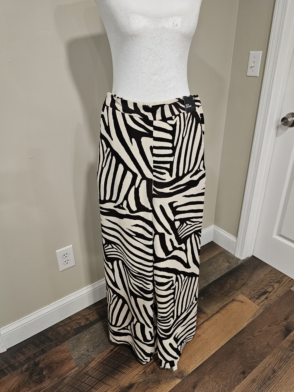 EXPRESS Wide Leg Super High Rise Pant - Brown and Cream Zebra Print